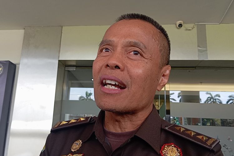 Jampidmil Majyen TNI M. Ali Ridho saat ditemui di depan Gedung Kartika Kejaksaan Agung, Jakarta, Jumat (20/6/2025).