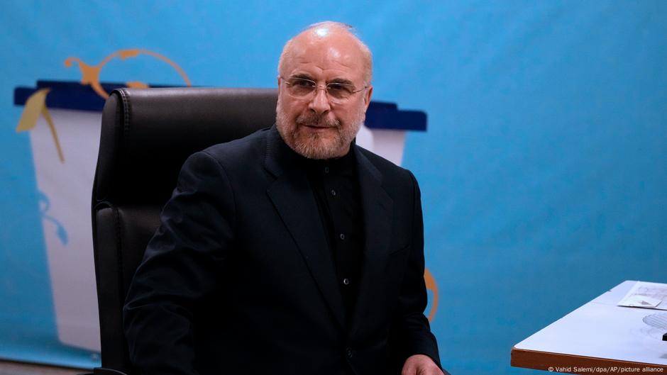 Галибаф, бывший командующий Революционной гвардией, теперь возглавляет парламент Ирана. В парламенте Ирана все больше доминируют такие фигуры в сфере безопасности, как Галибаф