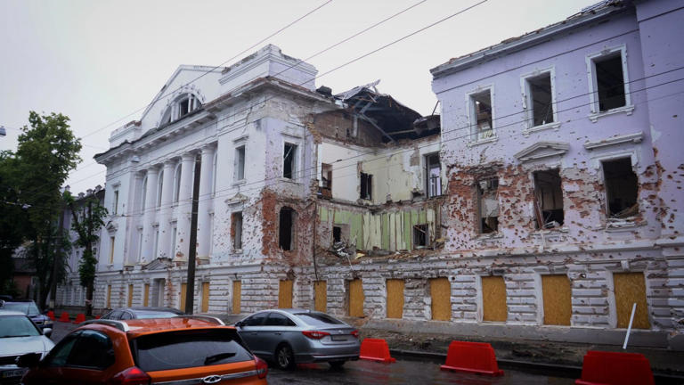 One step from the enemy: Life under daily Russian bombings in border