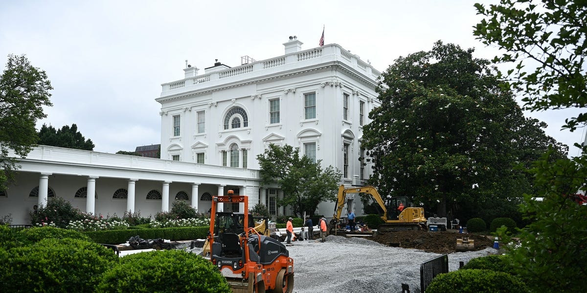 the-white-house-bulldozes-the-rose-garden