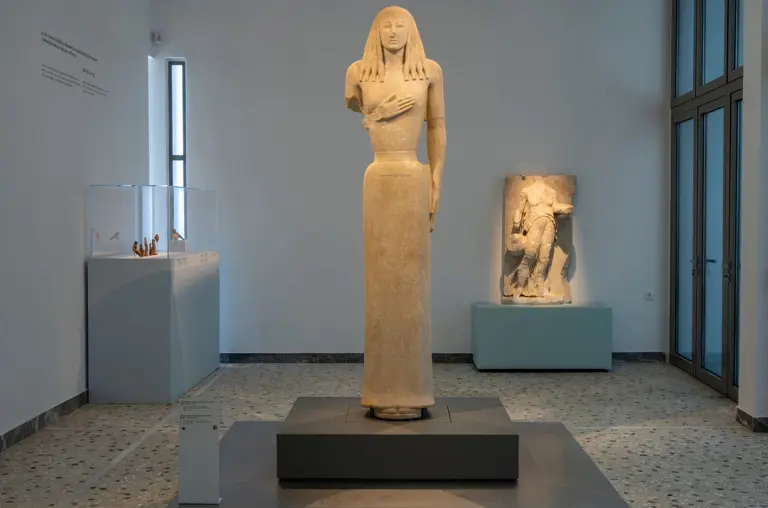 Η έκθεση "Κυκλαδίτισσες" εγκαινιάζει το ανακαινισμένο Αρχαιολογικό Μουσείο της Θήρας