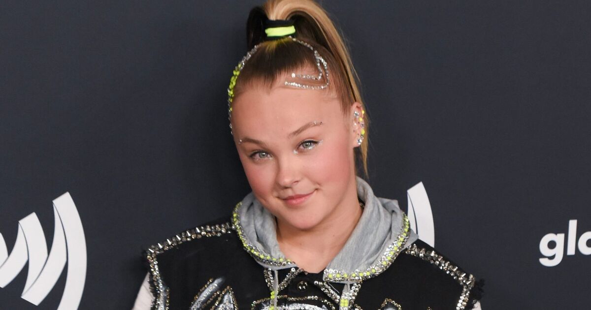 JoJo Siwa says she felt pressured to come out as a lesbian: “I kind of boxed