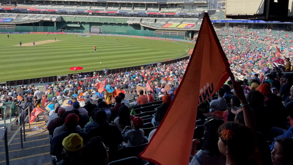 AA1H7D95 Cricket's California Showdown at Oakland Coliseum
