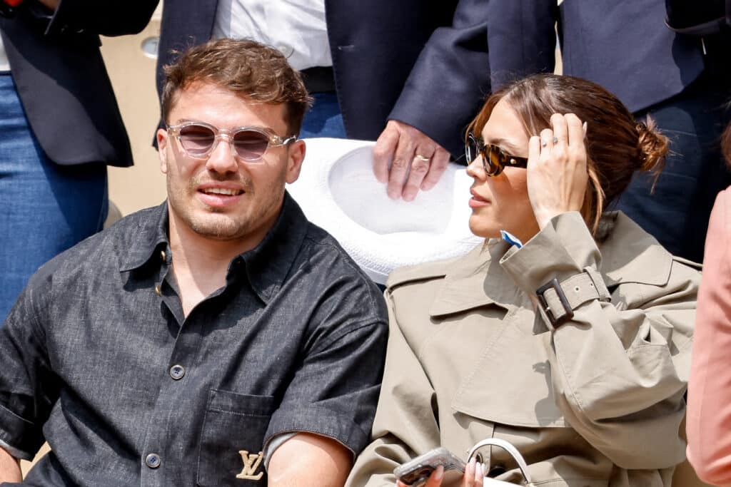 Iris Mittenaere : face au scandale, Antoine Dupont prend la fuite chez Patrick Bruel