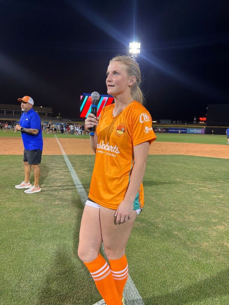 AA1H7GR7 Holly Hunter's Unheard Journey: From NAU to the U.S. Deaf National Team and Beyond