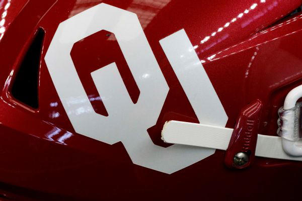 Clendon Thomas, Hall of Fame RB for Oklahoma in 1950s, dies at 90