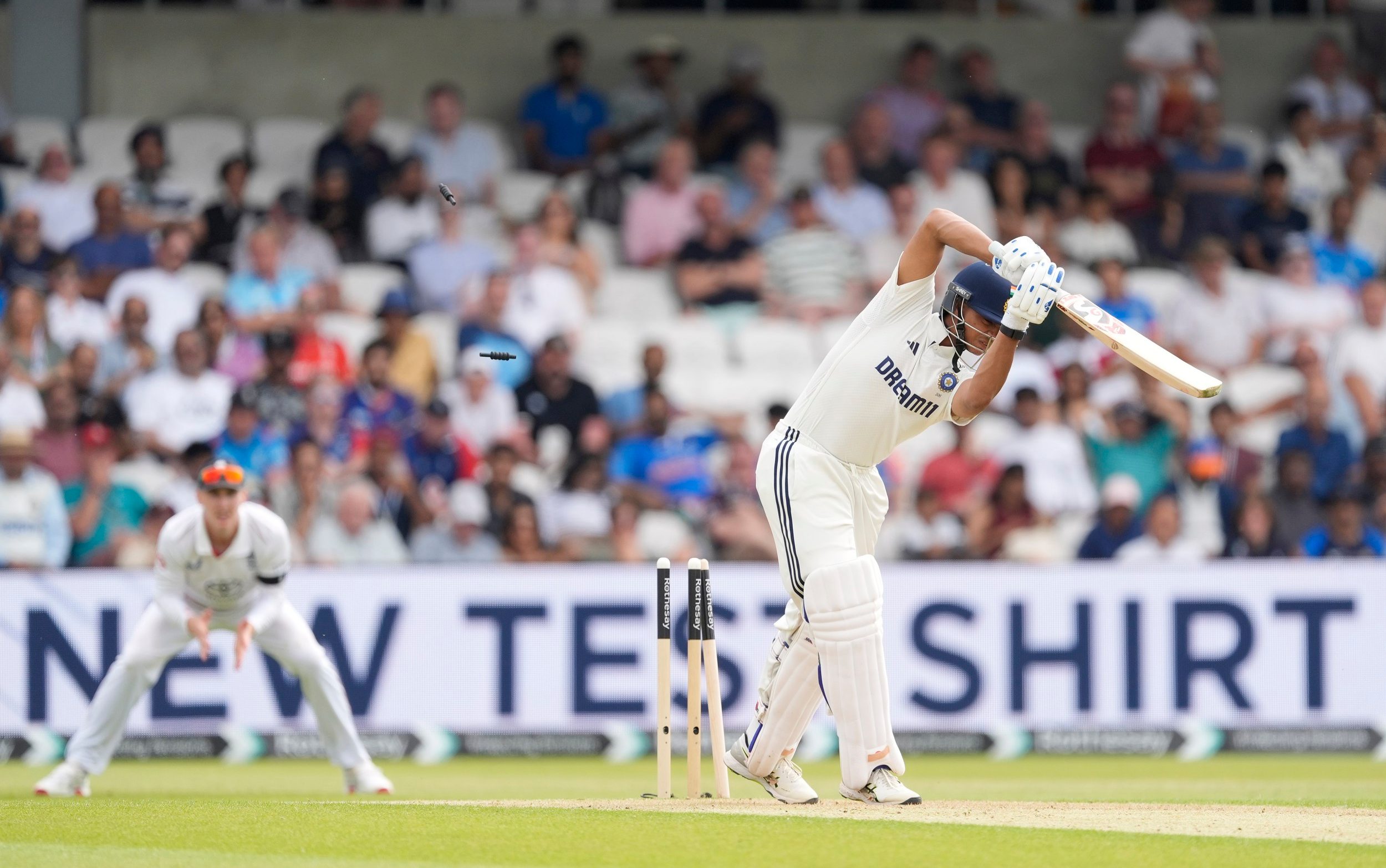 AA1H7bDH Ben Stokes Faces His 'Nasser at Brisbane' Moment as India's Batting Blitz Continues