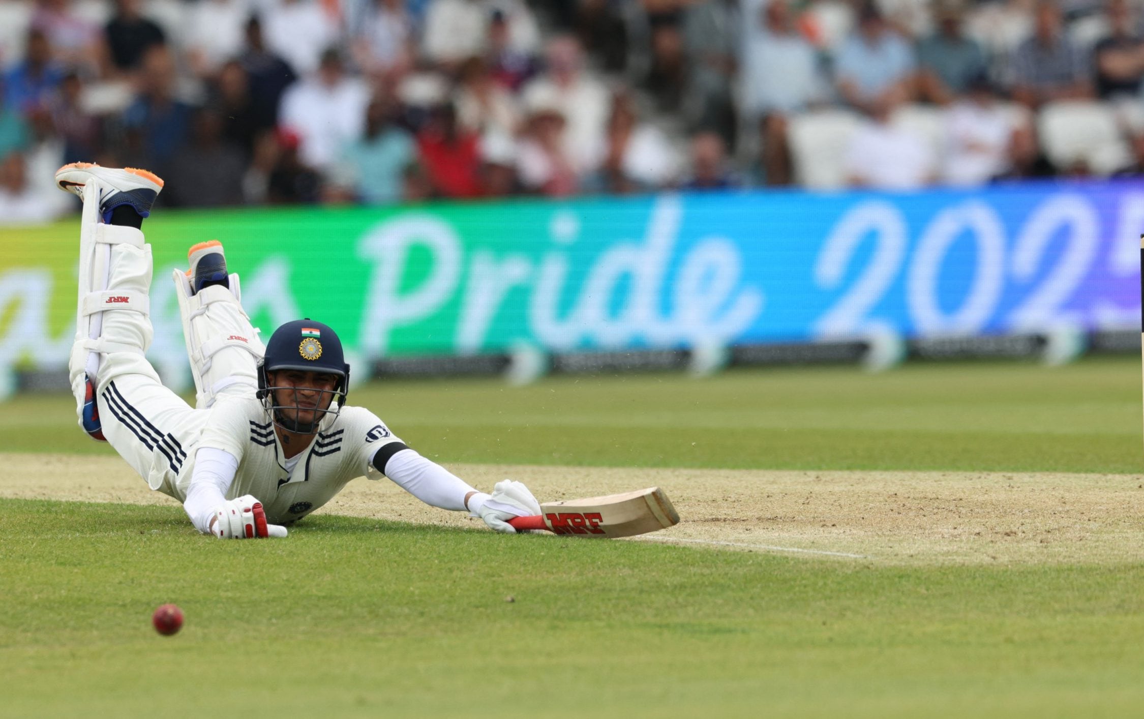AA1H7bDW Ben Stokes Faces His 'Nasser at Brisbane' Moment as India's Batting Blitz Continues