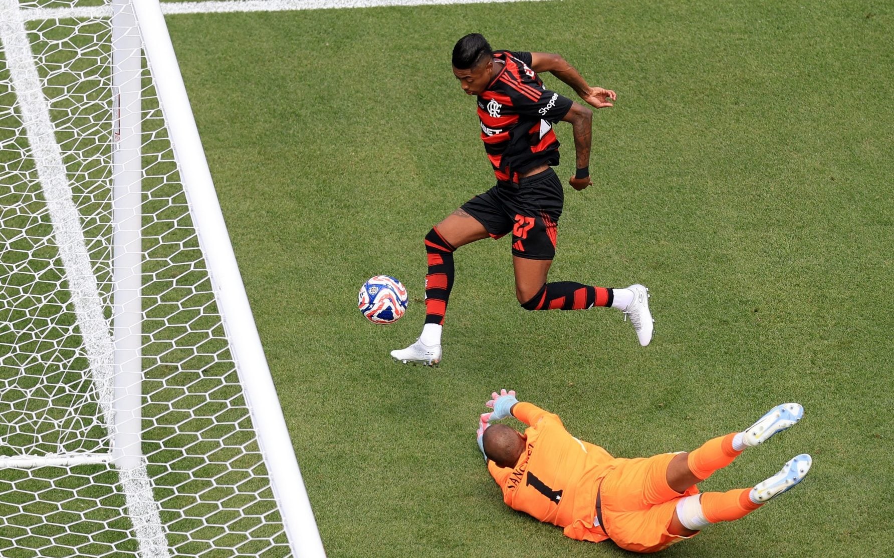 AA1H7woo Nicolas Jackson Sent Off as Chelsea's Six Minutes of Madness Unfold