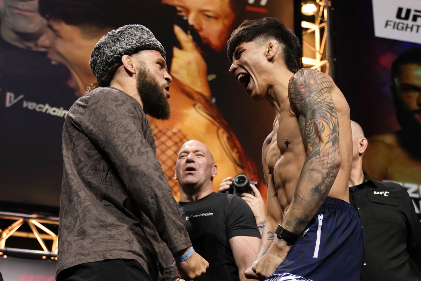 AA1H8SI4 UFC Baku: Start Times and Complete Fight Card Revealed!