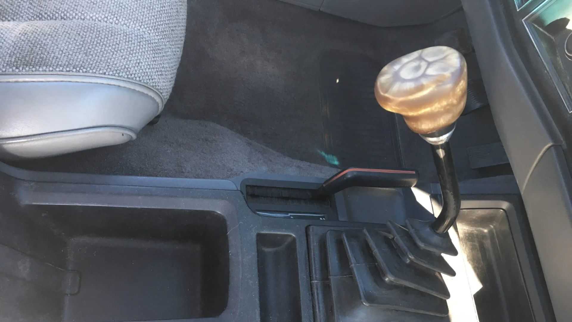 AA1H8Uzp Jeep's Elusive Sports Truck: A Rare Find That Won't Break the Bank