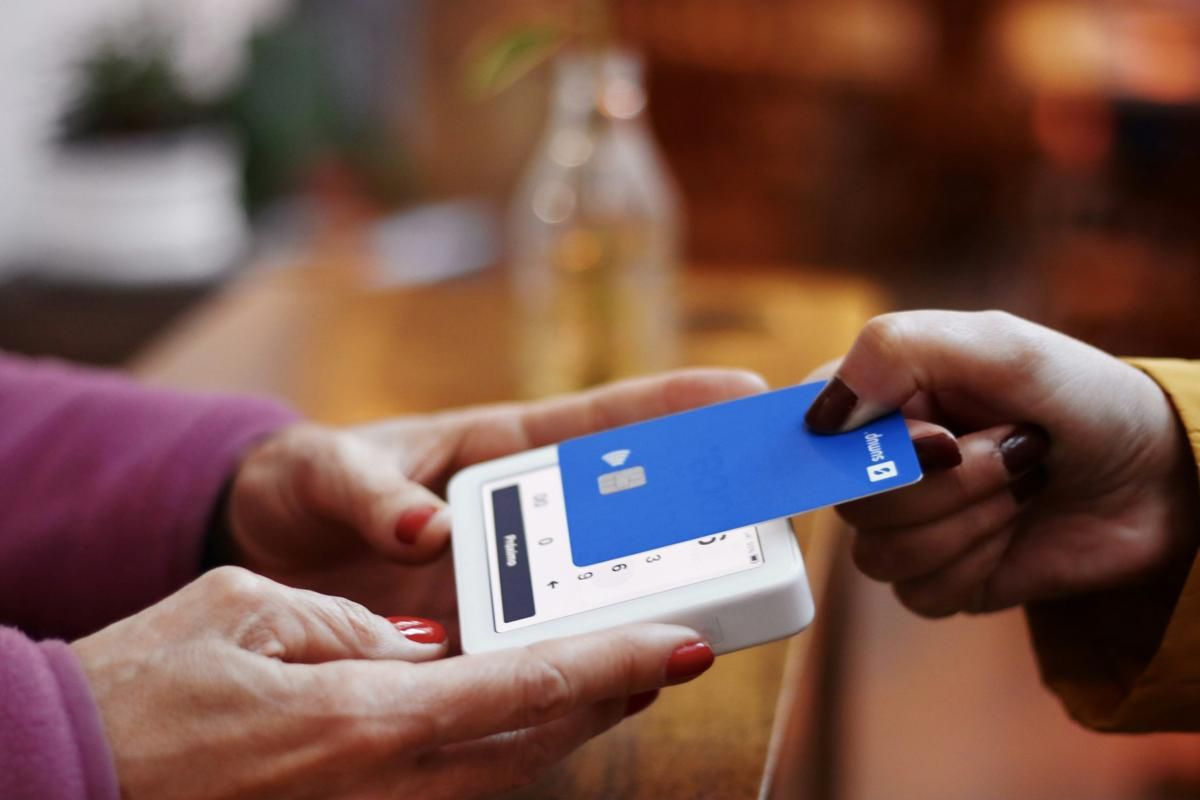 4 Manfaat Menguntungkan Menabung Pakai Kartu Debit, Jarang Diketahui!