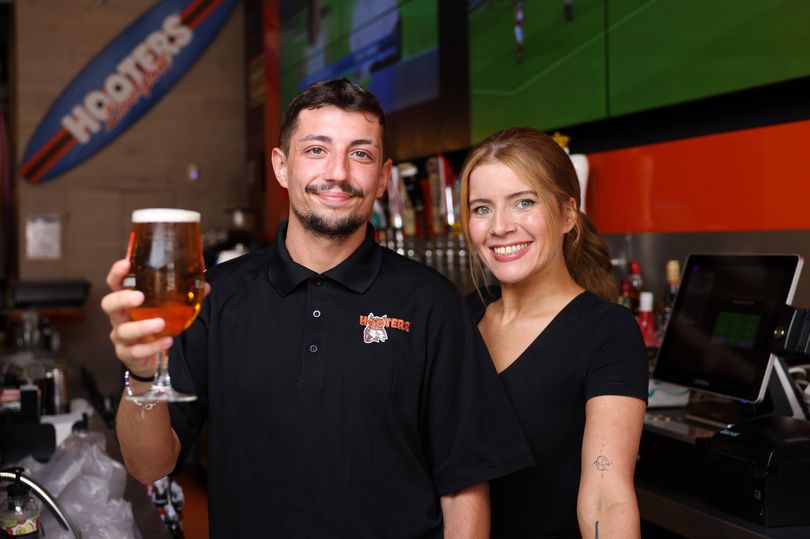 My experience in world's biggest Hooters as it confirms closure