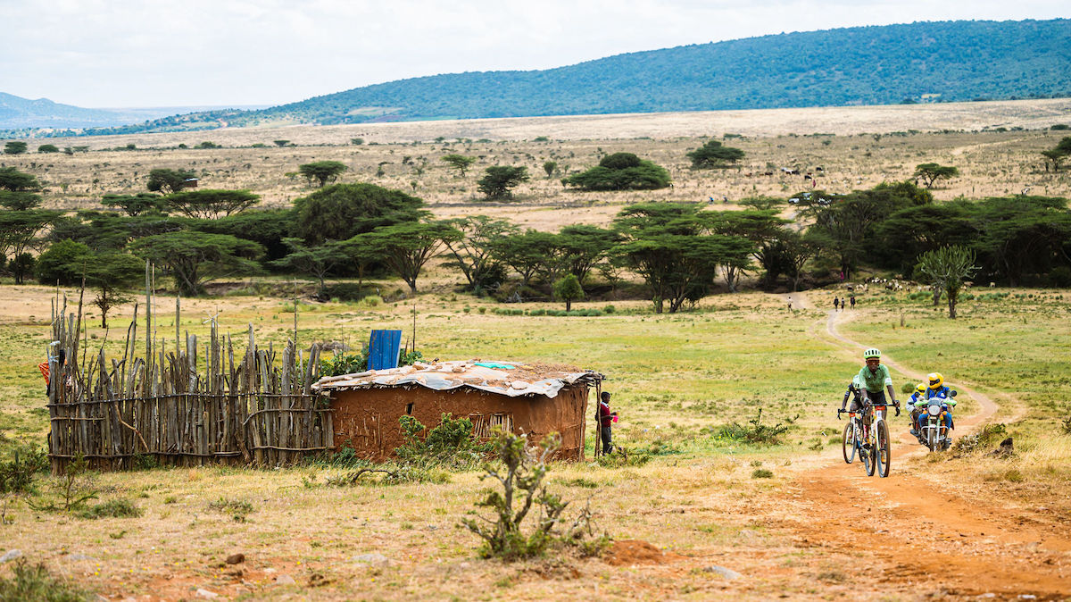 AA1H9GML Racing Across Kenya's Savannas and Wildlife Trails – Haley Hunter Smith and Lukas Baum Triumph in Four-Stage Migration Gravel Race