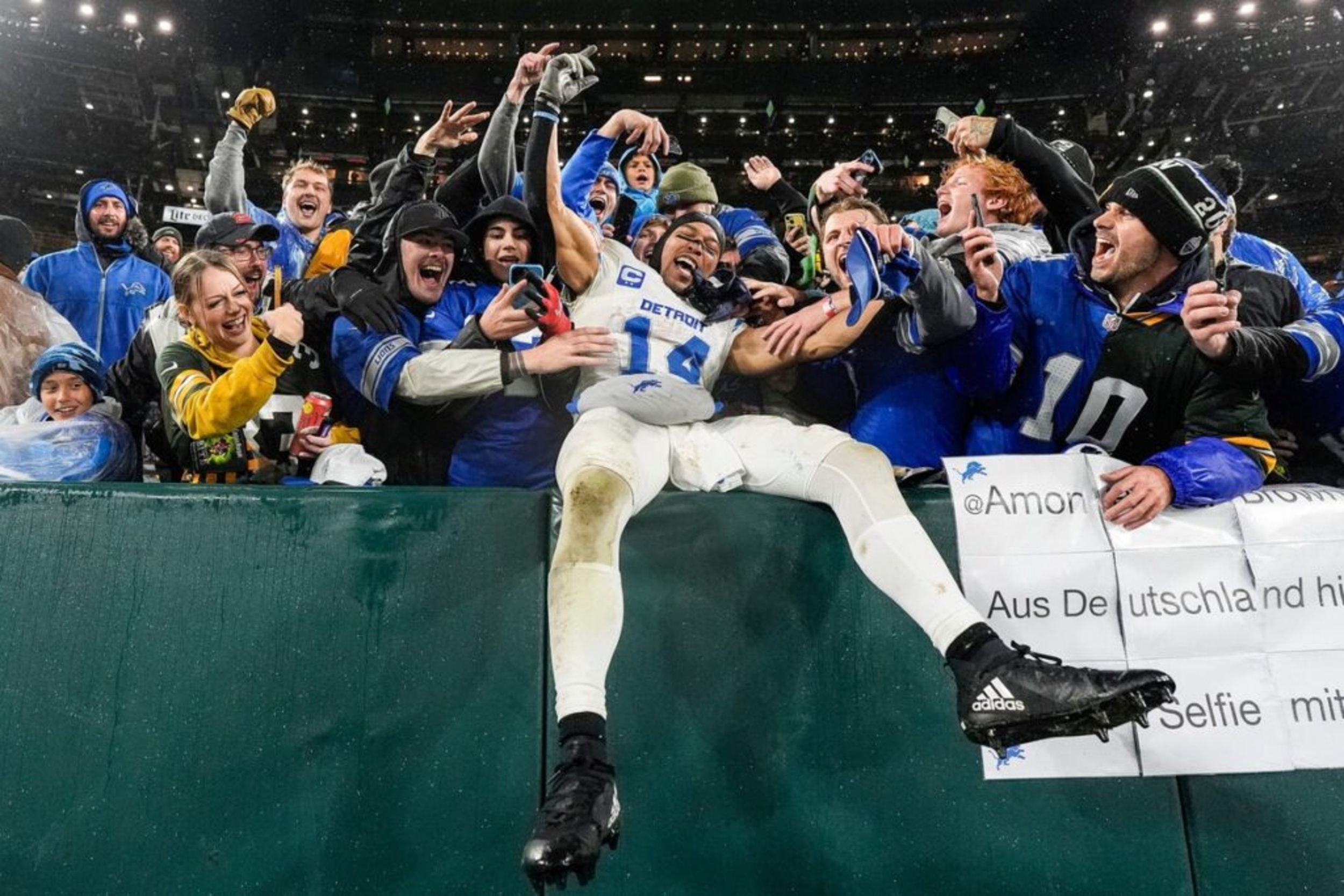 AA1H9Pf3 8 Detroit Lions Stars Shine in CBS Sports’ Top 100