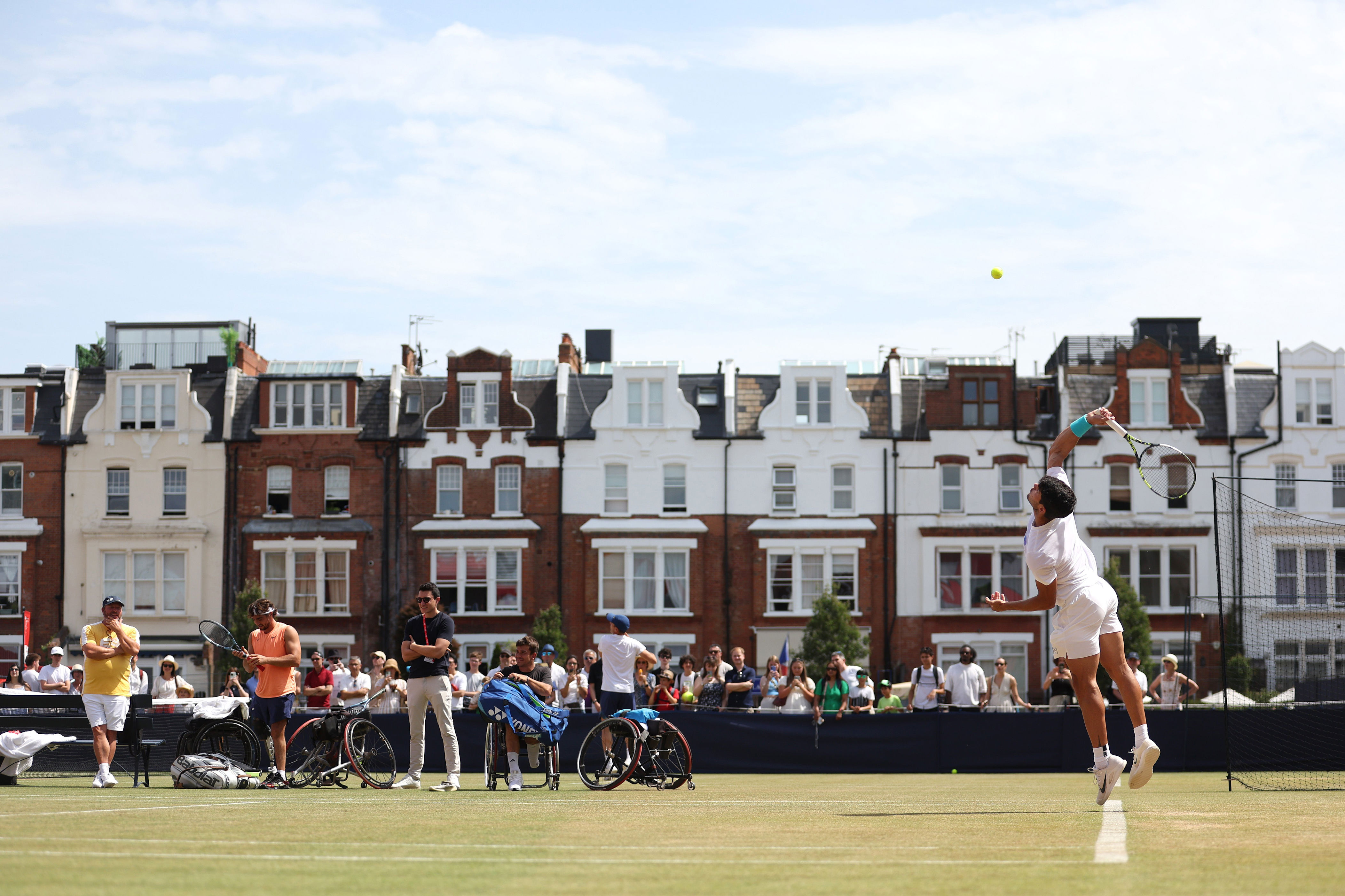 AA1H9cNt Alcaraz vs. Bautista Agut: Live Scores and Results as Draper Bows Out at Queen’s Tennis