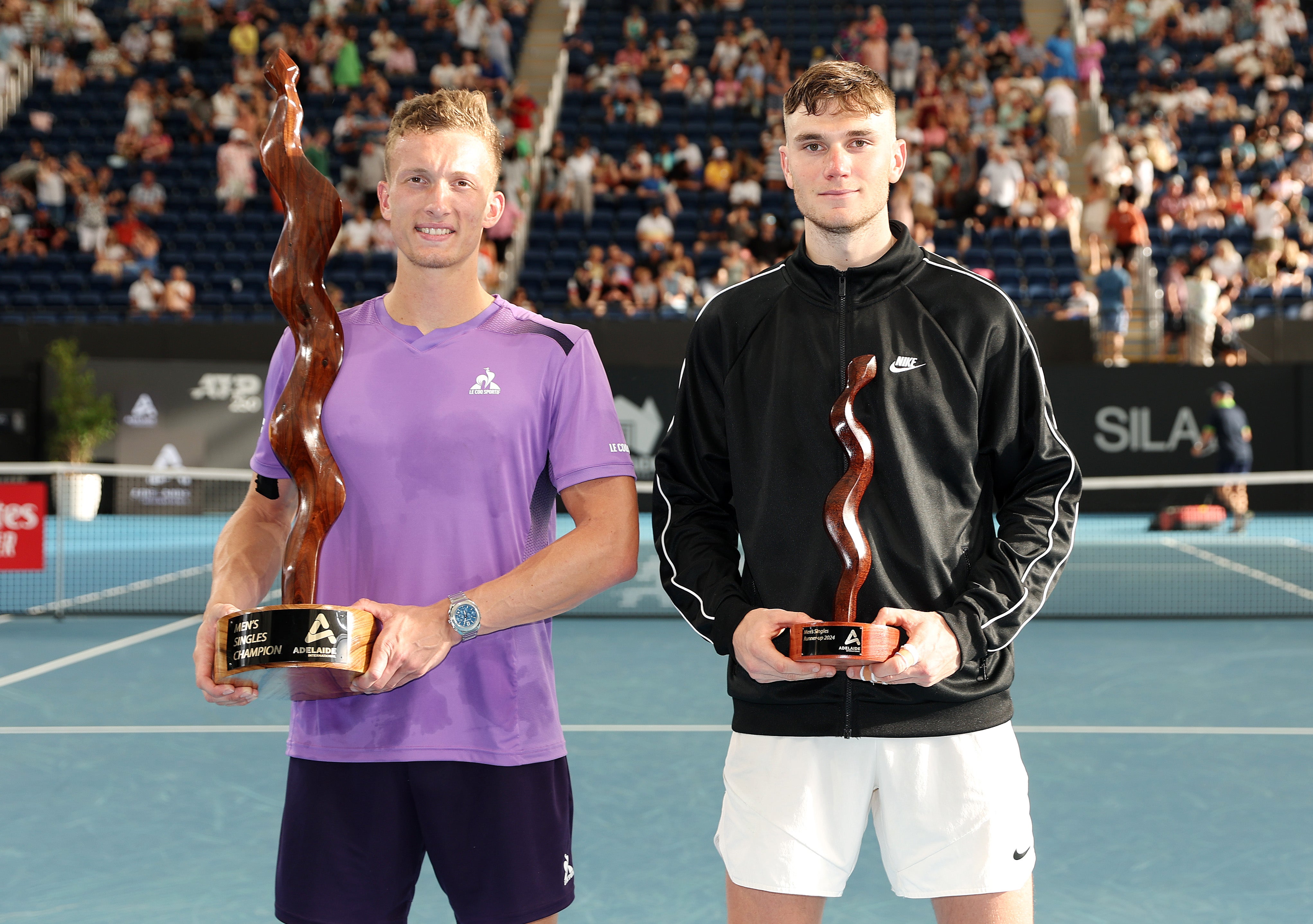 AA1H9fmD Alcaraz vs. Bautista Agut: Live Scores and Results as Draper Bows Out at Queen’s Tennis