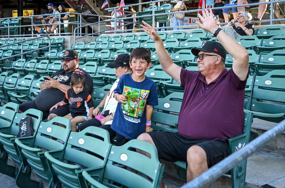 AA1H9kbL Fun at Fresno Grizzlies: How We Scored a Great Time for $25