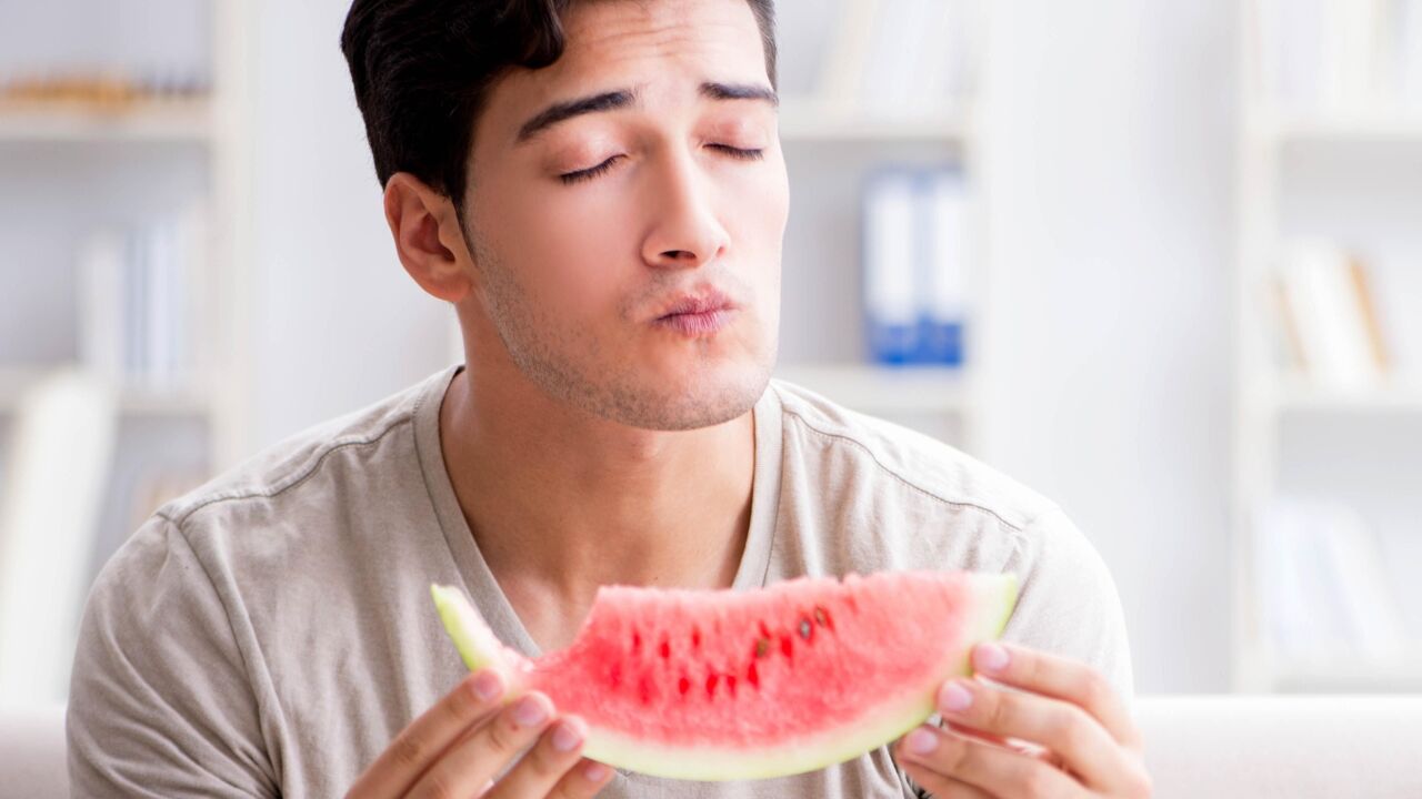 Hete dagen: hoe hou je het hoofd koel en wat doe je beter niet?