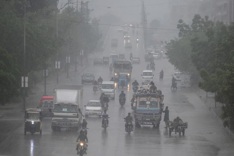 Las inundaciones en Pakistán dejaron al menos 32 muertos. (AFP)