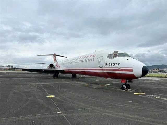 MD-81 日本航空 JAL 新マーキング (プラモデル) - ホビーサーチ