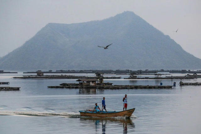 Missing sabungeros' kin urge government to begin diving ops in Taal Lake