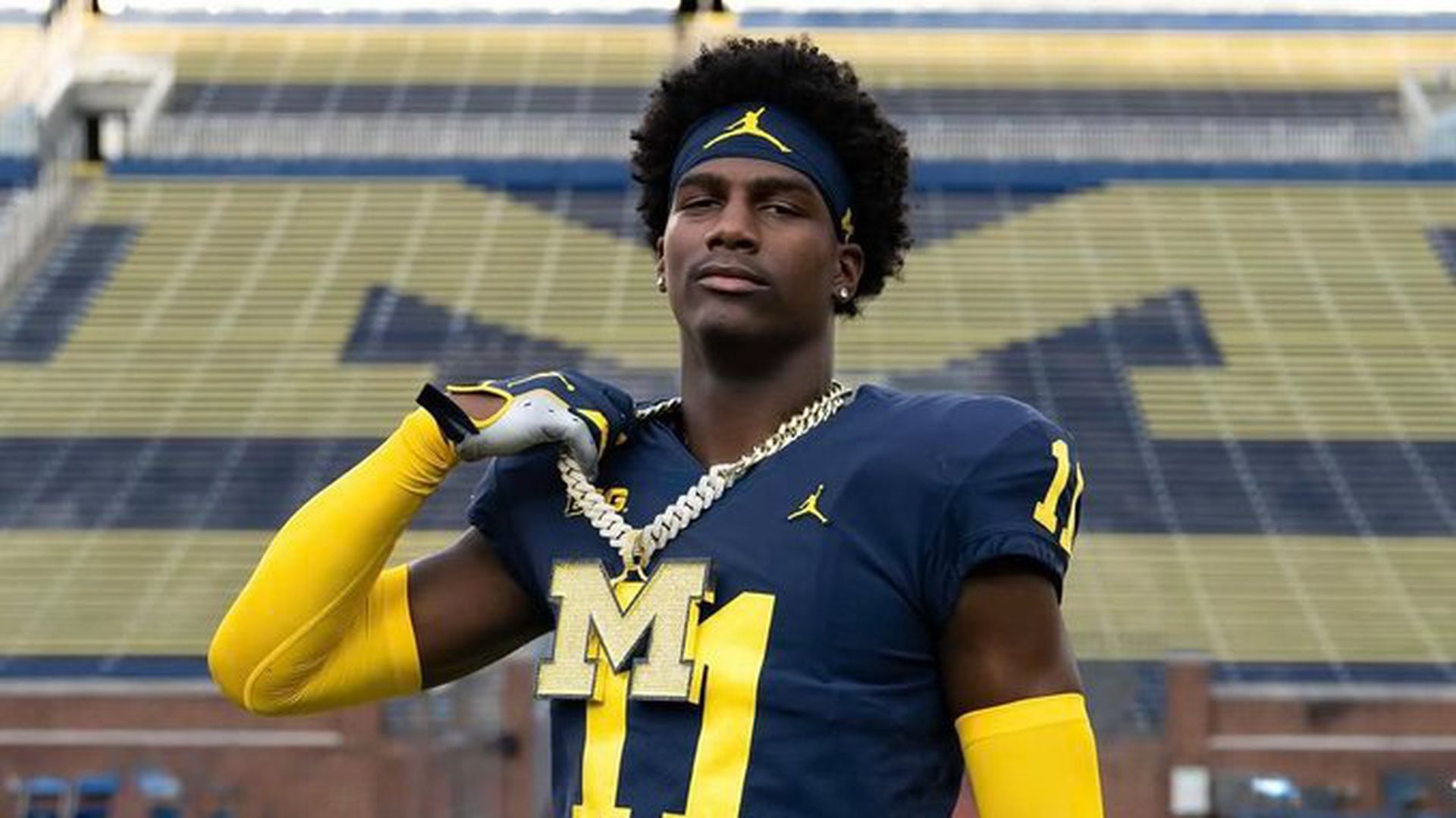 Elite edge rusher Carter Meadows commits to Michigan over Ohio State