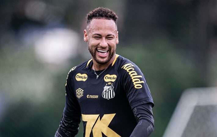 Neymar se emociona em entrevista com amigos e família e surpreende ao dizer  que seu auge foi no PSG