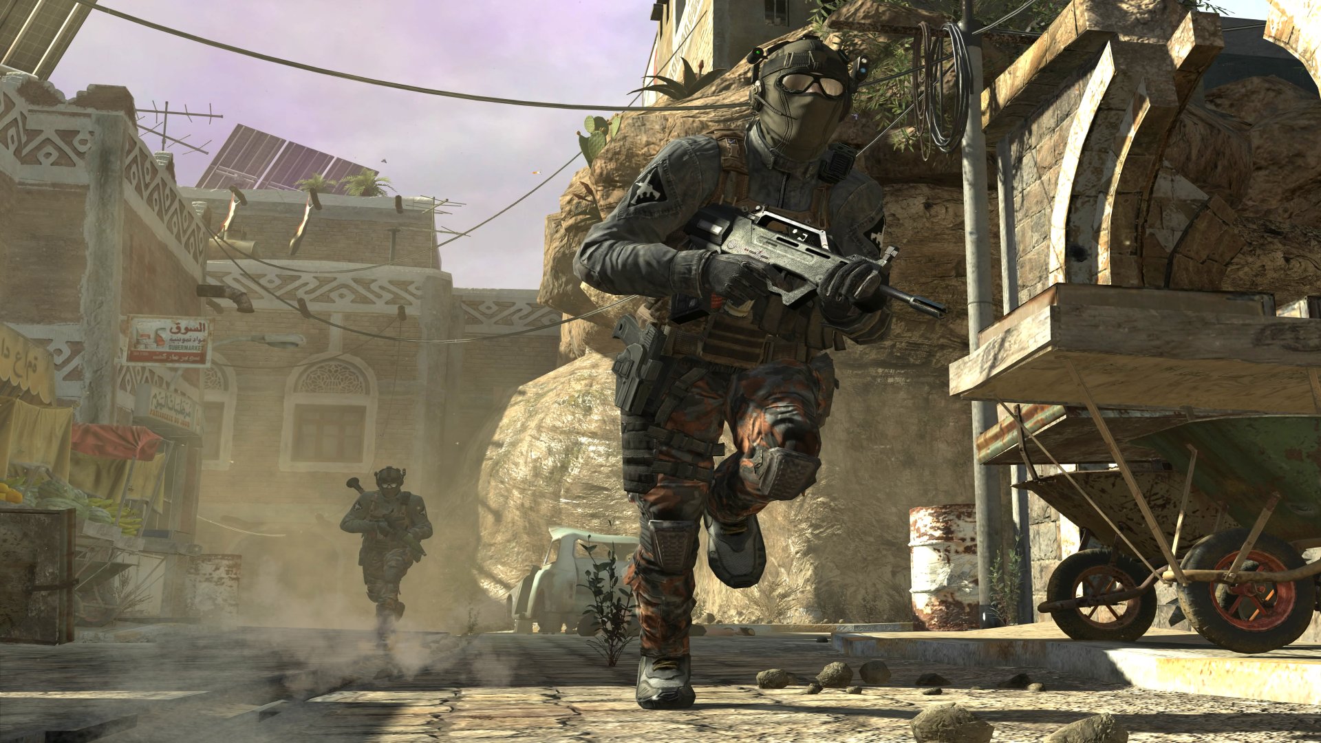 Call of Duty: Black Ops 2 screenshot of two soldiers running forward with their guns drawn in the Yemen multiplayer map