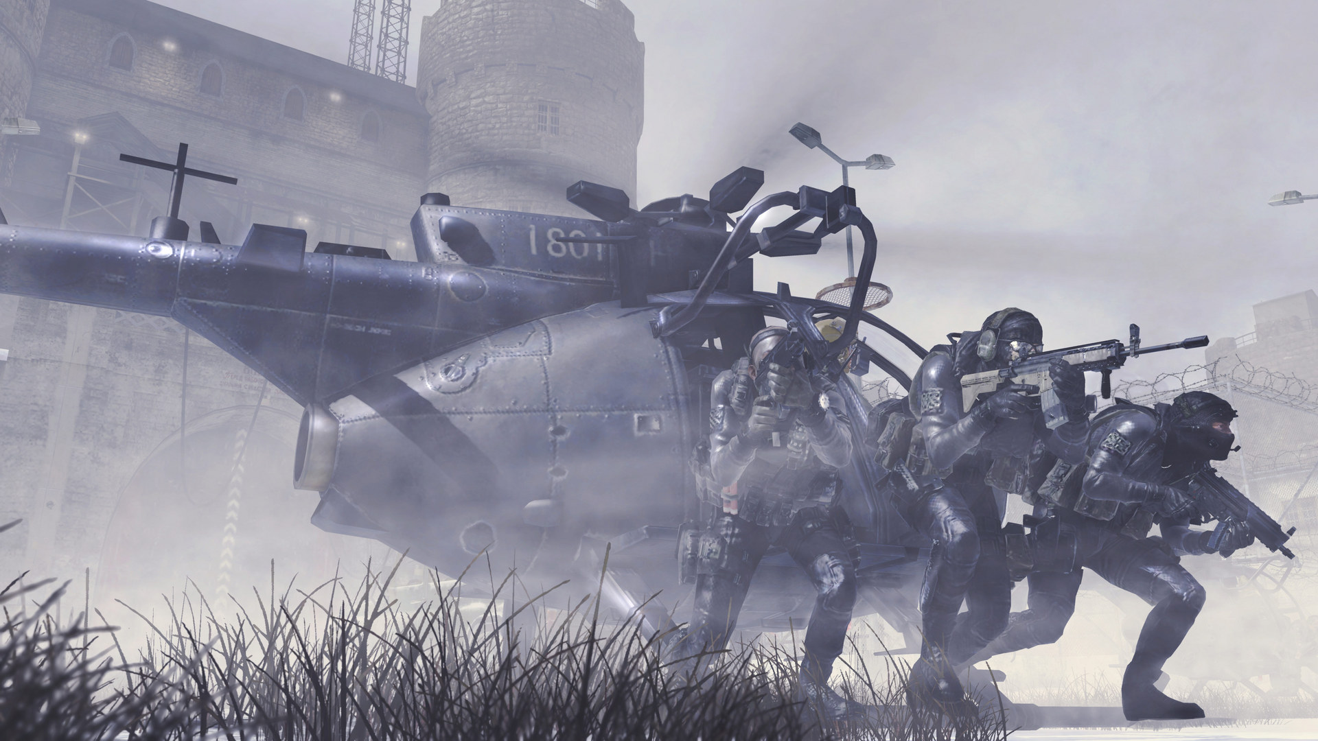 Call of Duty Modern Warfare 2 (2009) screenshot showing soldiers clad in black gear getting off of a helicopter