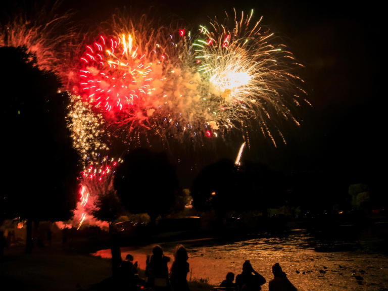 parks with 4 of july show