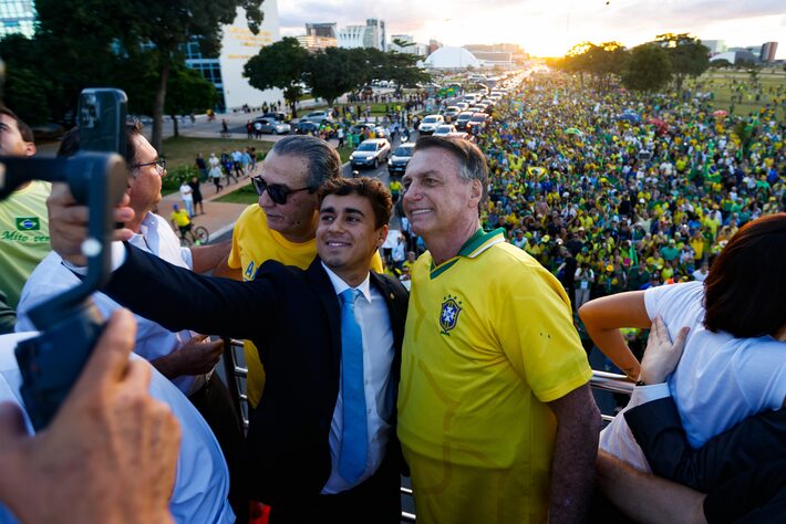 Jair Bolsonaro e o deputado Nikolas Ferreira em um ato pró-anistia convocado pelo ex-presidente. Foto: Wilton Júnior/Estadão