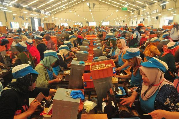 Permintaan Dalam Negeri Menurun, Industri Rokok Target Pasar Luar Negeri