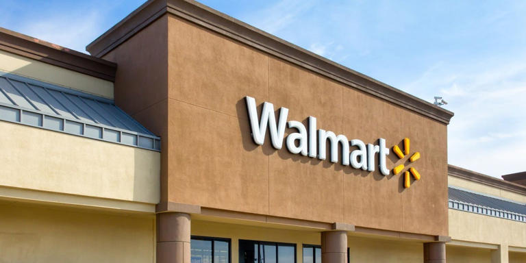 walmart pharmacy hours july 4 2025