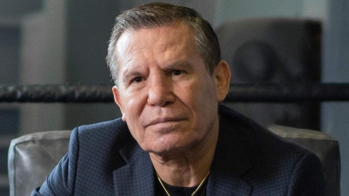 Julio César Chávez: Así regañaron a la leyenda en plena pelea del Jr. vs  Jake Paul | VIDEO