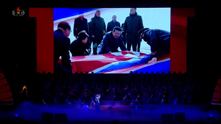Image hình ảnh hình ảnh hình ảnh Kim Jong Un - Ông Kim Jong-un tiếc thương binh sĩ Triều Tiên tử trận ở Nga