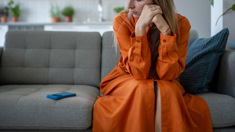 Domestic violence victim-survivors share early warning signs of abuse