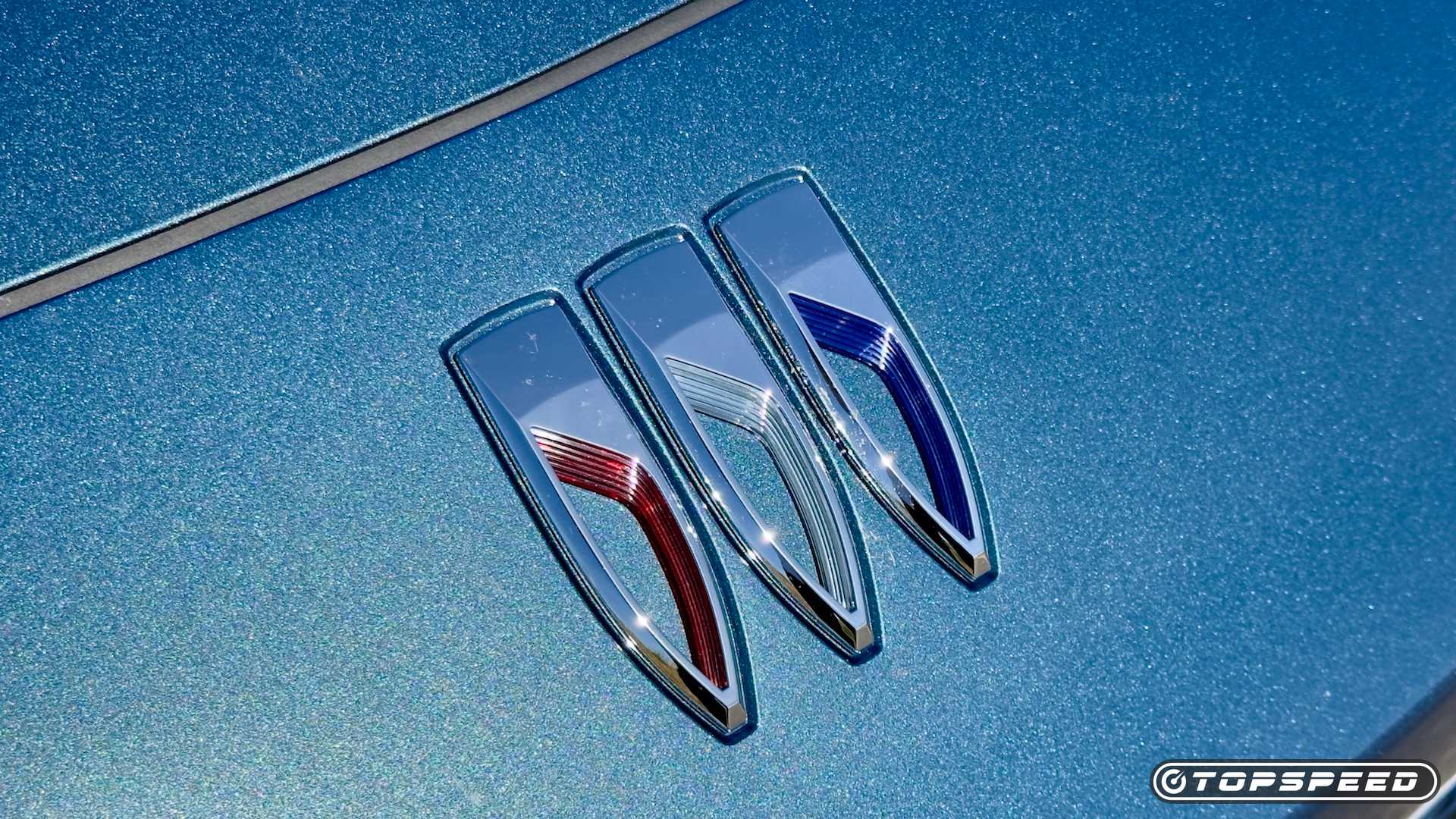 2024 Buick Envista Avenir Exterior - Front Logo