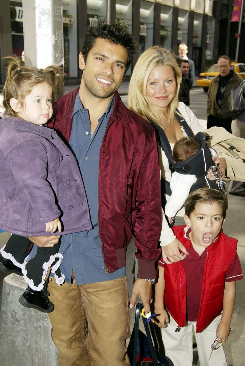 Kelly Ripa jokes about age gap with Mark Consuelos 'I resent the fact