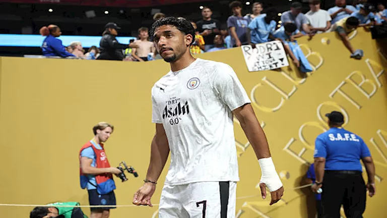 عمر مرموش لاعب مانشستر سيتي من مباراة الهلال