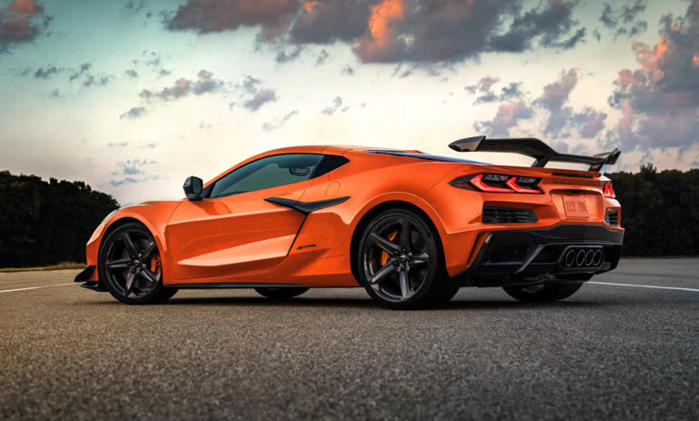 2025-z06-gallery-ext-07