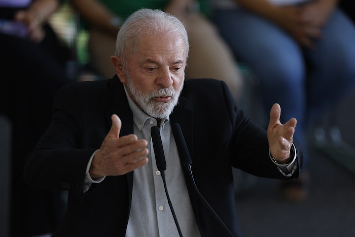 O artigo artigo afirma que o presidente Luiz Inácio Lula da Silva (PT) é "incoerente no exterior" e “impopular em casa“ Foto: Wilton Junior/ Estadao