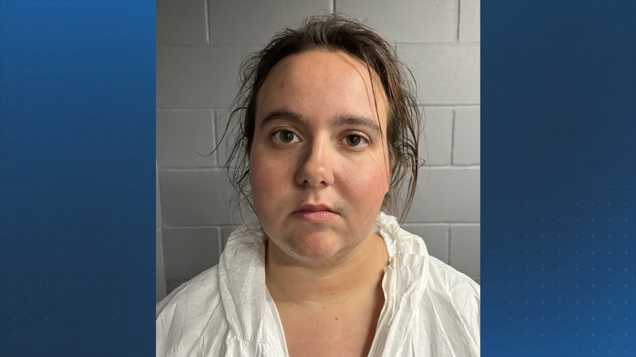 New Hampshire woman arrested on murder charge in death of her mother(00)