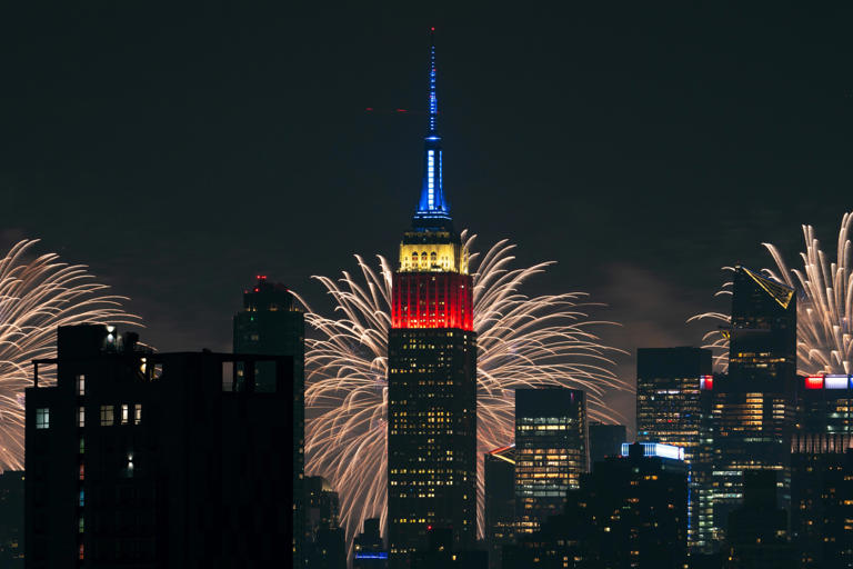 how to watch 4th july fireworks new york