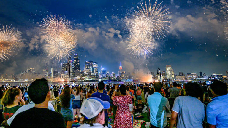 where to see fireworks nyc 4th of july