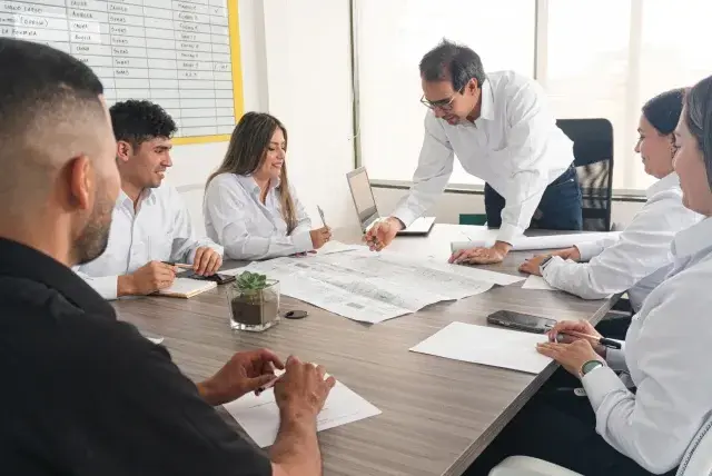 Esté atento a los cambios en jornada laboral iStock