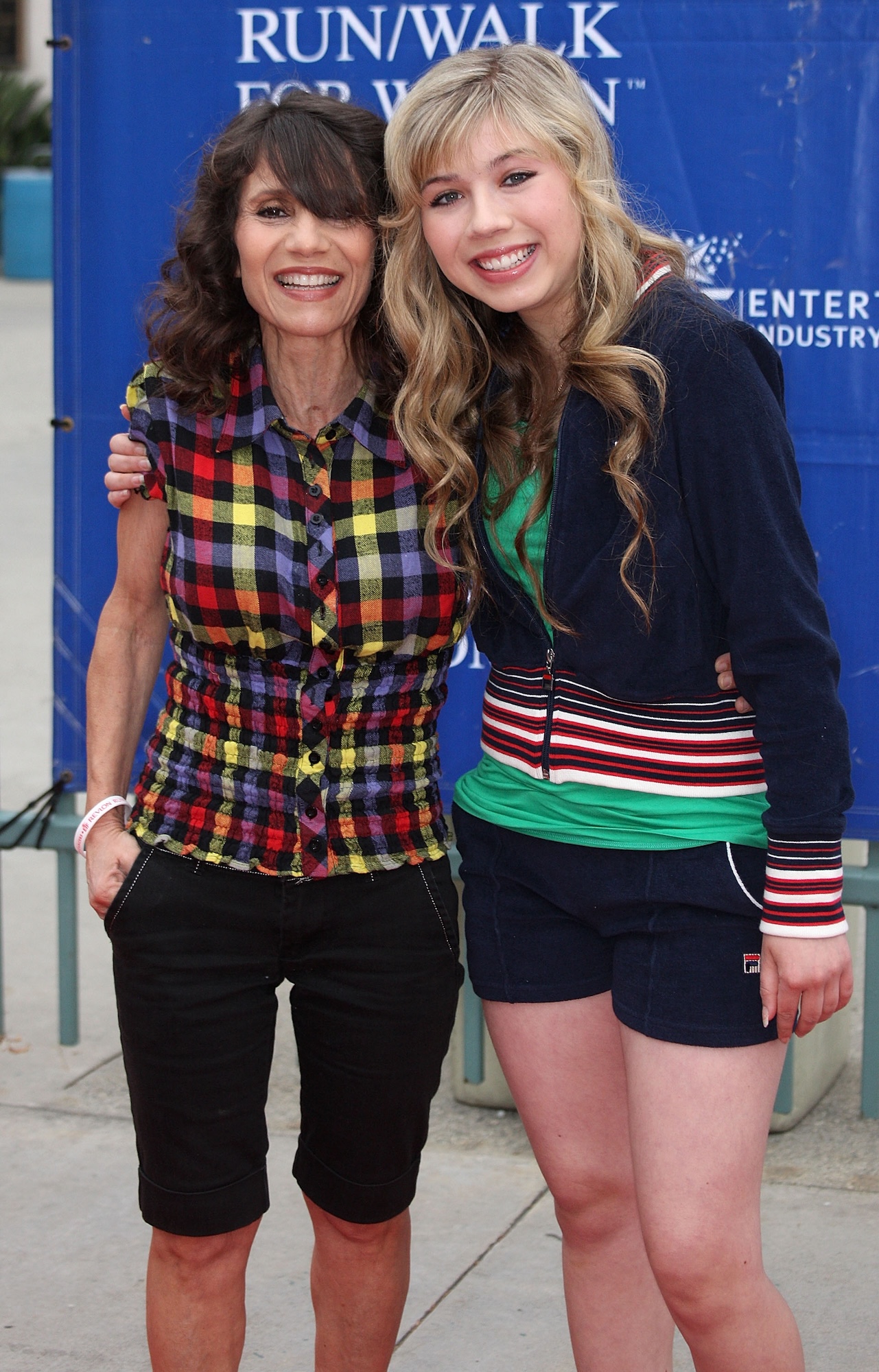 Jennifer Aniston Is Playing Jennette McCurdy s Mother in I m Glad My Mom Died Series