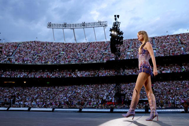 Taylor Swift performing in Kansas City for the Eras Tour, when Travis Kelce tried to give her his number