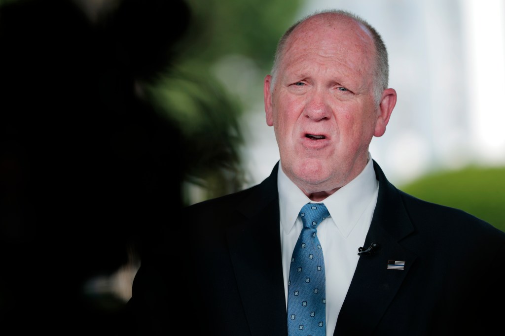 Trump border czar Tom Homan reveals staggering drop in border crossings ...