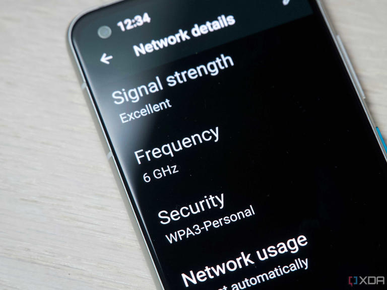 Wi-fi 6E connection details on a Zenfone 8